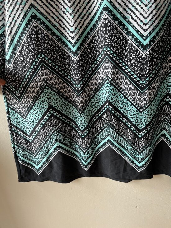 Maxi Skirt Sz XL Pull On Turquoise Gray ZigZag Design Stretch Straight Hem - Picture 5 of 7